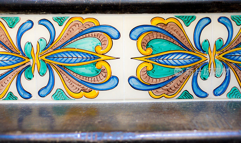 STep - tized with Caltagirone Tiles from Sicily(特写)